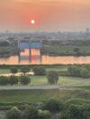 秋は夕暮れ